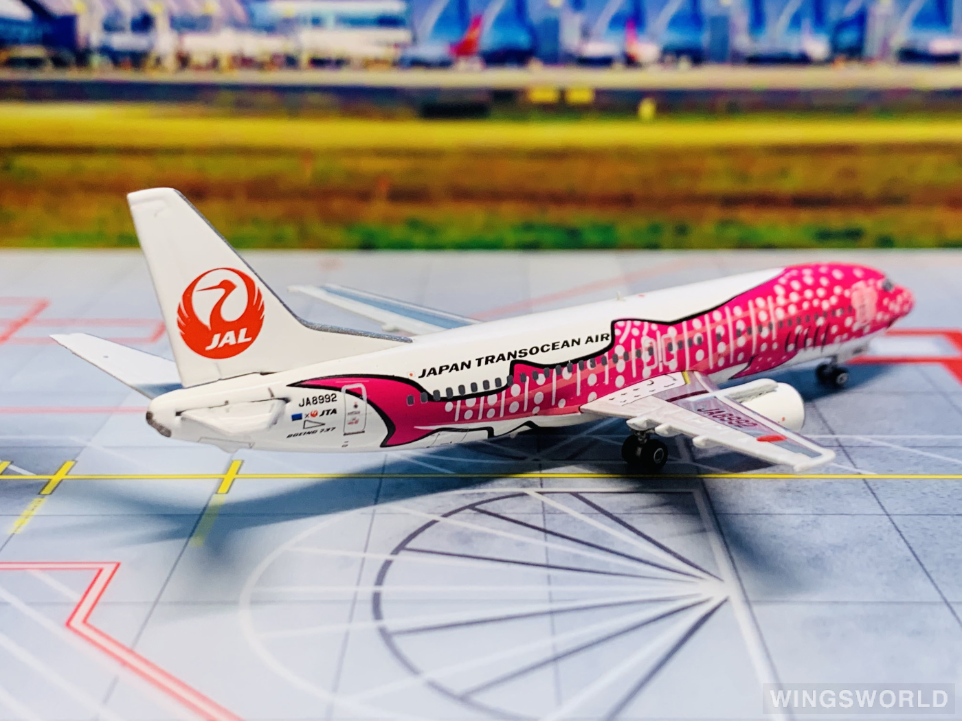 Phoenix 1:400 PH10985 Japan Airlines 日本航空 Boeing 737-400 JA8992