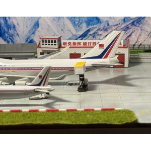 China Airlines 中华航空 Boeing 747-400 3B-SMC 1980s colors. Model 1 in a set of 2. Exclusive for Airshop, Taiwan. 55330 Dragon Models 1:400
