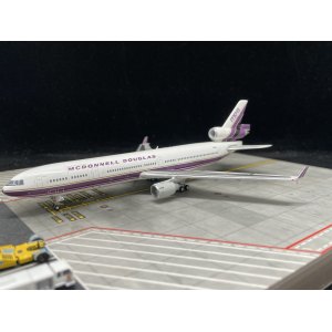 McDonnell Douglas 麦道公司 McDonnell Douglas MD-11 N211MD  LH4076 JC Wings 1:400