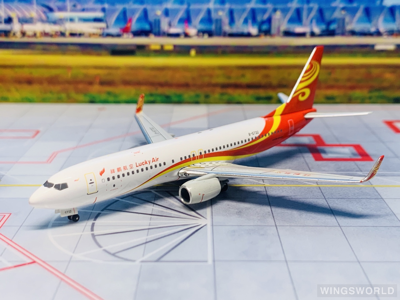Witty 1:400 WT4738025 Lucky Air 祥鹏航空 Boeing 737-800 B-5732