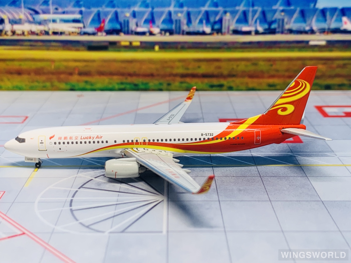 Witty 1:400 WT4738025 Lucky Air 祥鹏航空 Boeing 737-800 B-5732