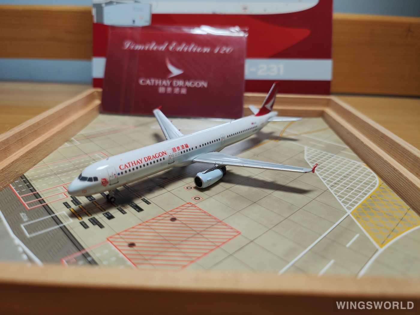 HYJLwings 1:400 HYJL81099 Cathay Dragon 国泰港龙航空 Airbus A321 B-HTF