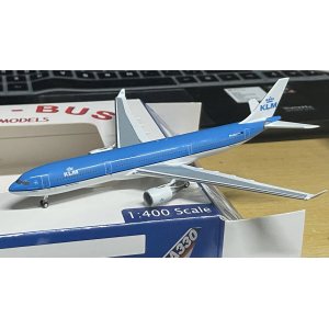 KLM 荷兰皇家航空 Airbus A330-300 PH-AKA 2003s colors. With rolling gears. ACPHAKA AeroClassics 1:400