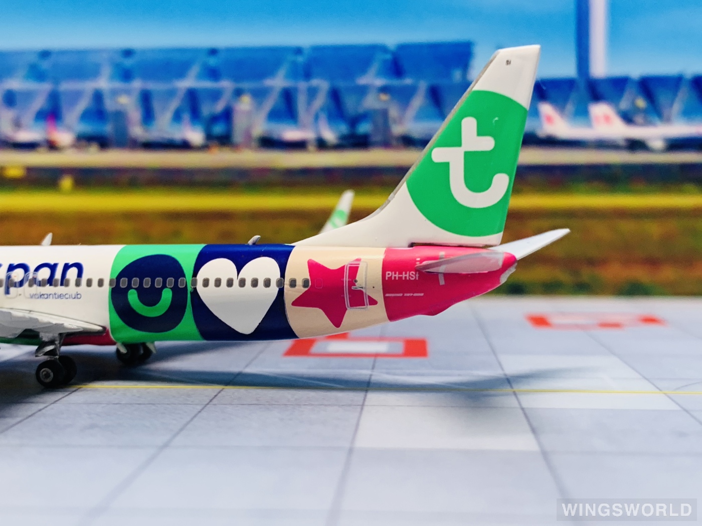 Phoenix 1:400 PH04170 Transavia 泛航航空 Boeing 737-800 PH-HSI
