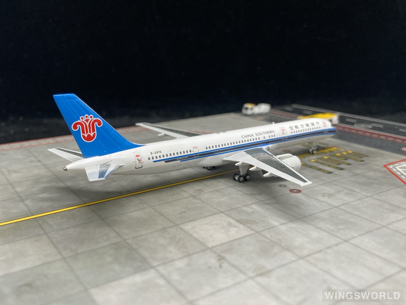NGmodels 1:400 NG53132 China Southern 中国南方航空 Boeing 757-200 B-2815