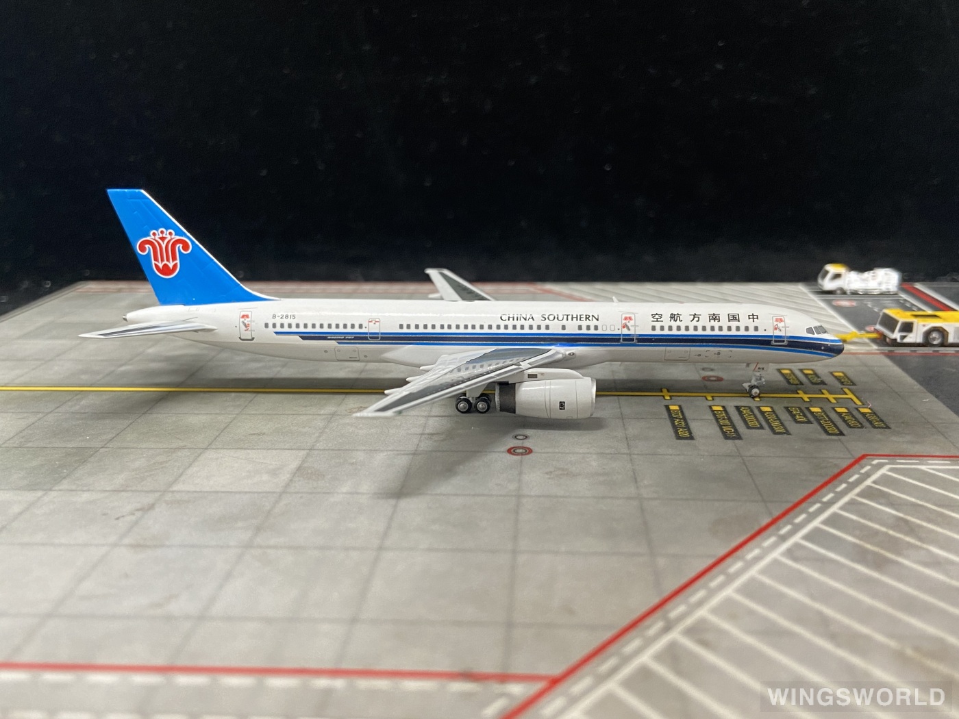 NGmodels 1:400 NG53132 China Southern 中国南方航空 Boeing 757-200 B-2815