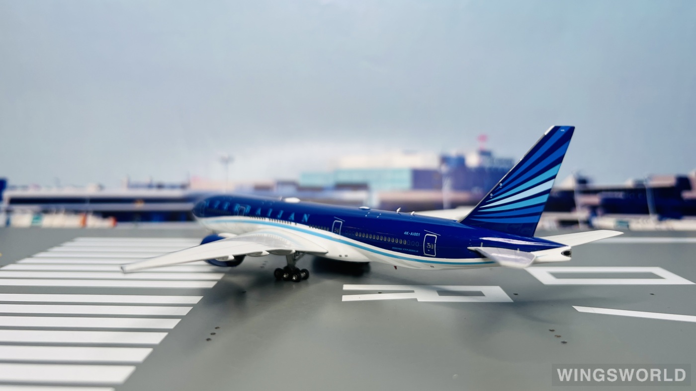 Phoenix 1:400 PH11599 Azerbaijan Airlines 阿塞拜疆航空 Boeing 777-200LR 4K-AI001