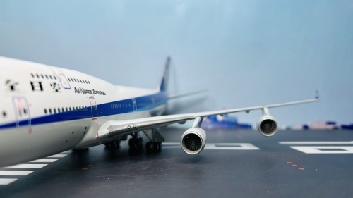 Hogan 1:200 Boeing 747-400 ANA 全日空NH20075 JA8094 的相册- 飞机