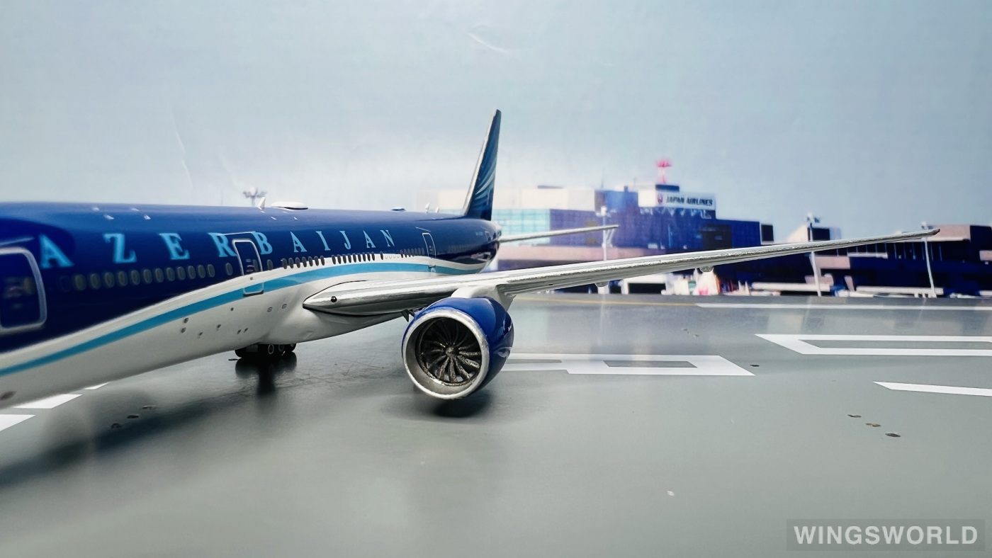 Phoenix 1:400 PH11599 Azerbaijan Airlines 阿塞拜疆航空 Boeing 777-200LR 4K-AI001