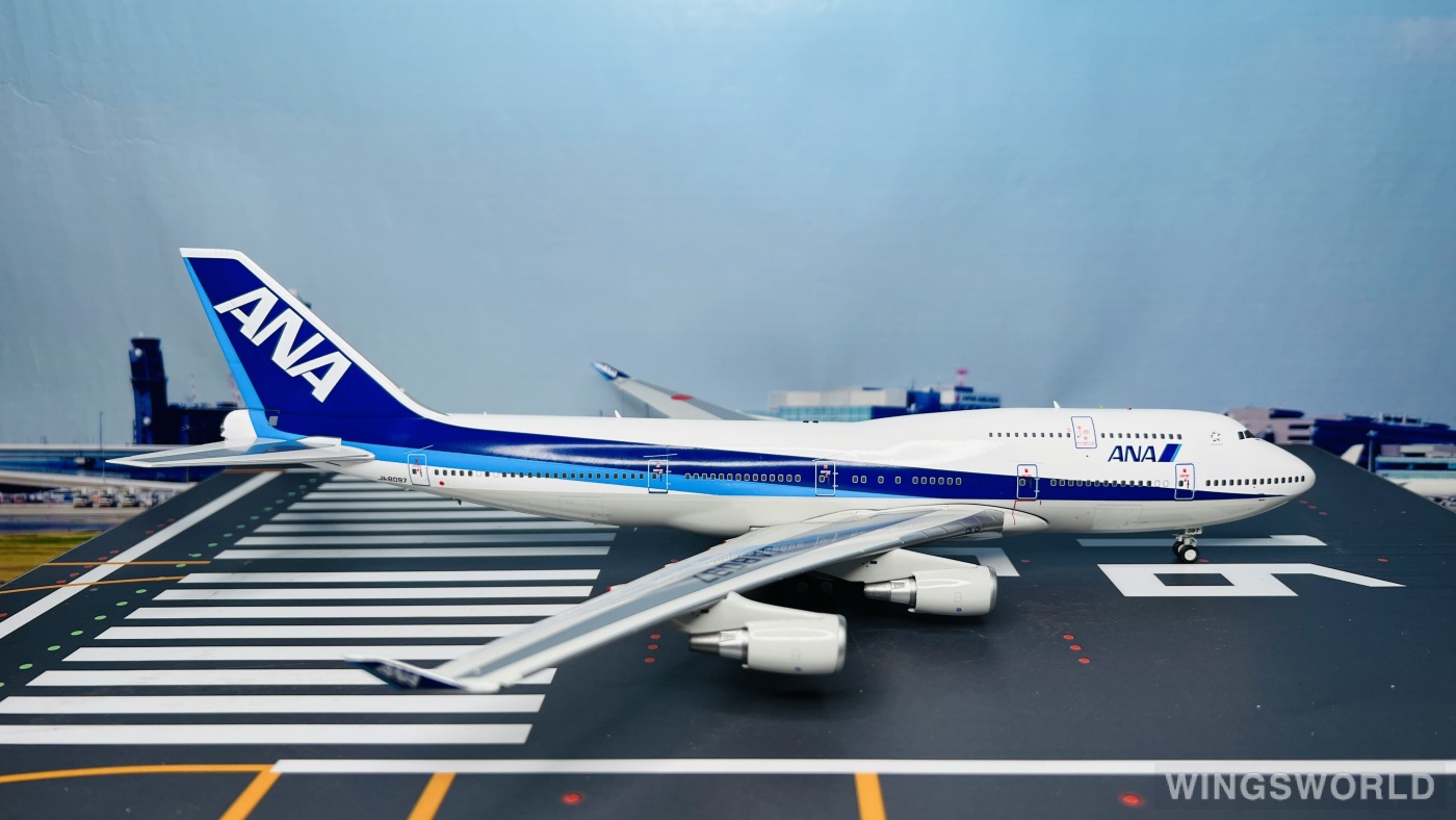 Aviation200 1:200 Boeing 747-400 ANA 全日空WB2015 JA8097 的