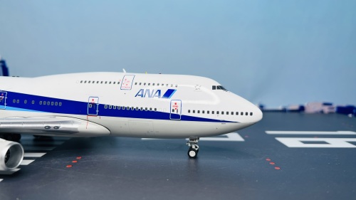 Aviation200 1:200 Boeing 747-400 ANA 全日空WB2015 JA8097 的