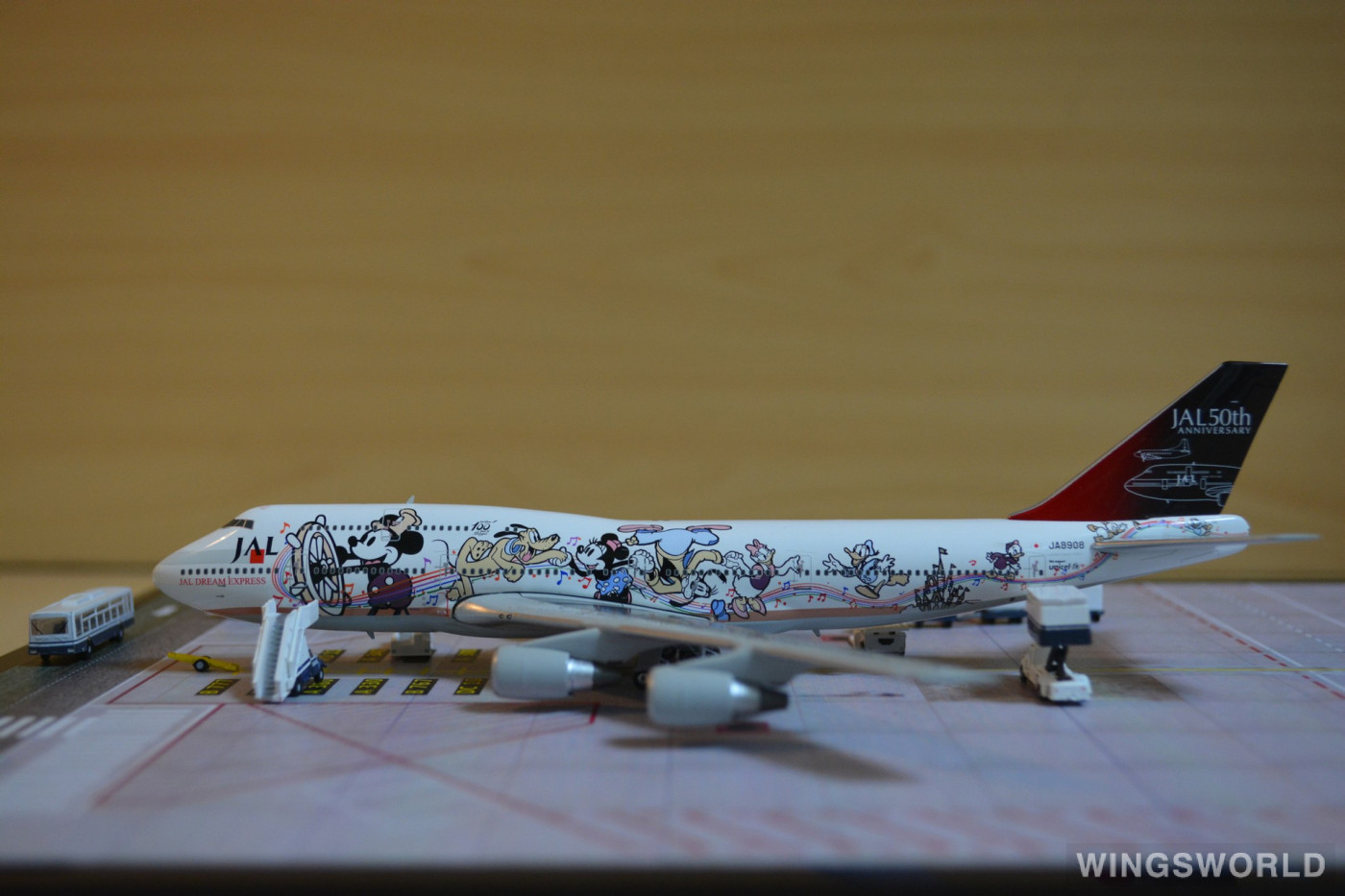 Phoenix 1:400 PH04024 Japan Airlines 日本航空 Boeing 747-400 JA8908