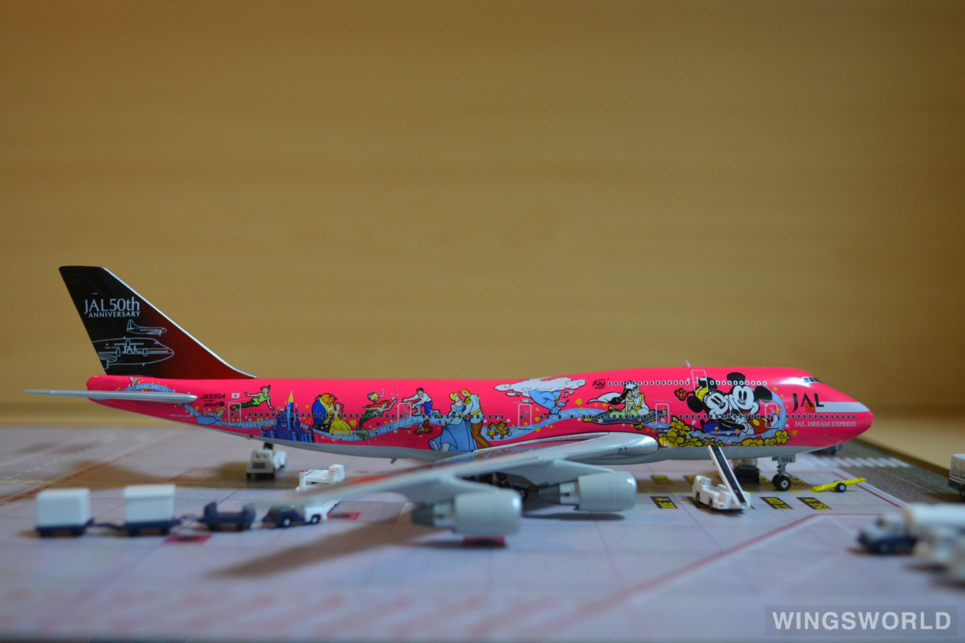 Phoenix 1:400 PH04031 Japan Airlines 日本航空 Boeing 747-400 JA8904