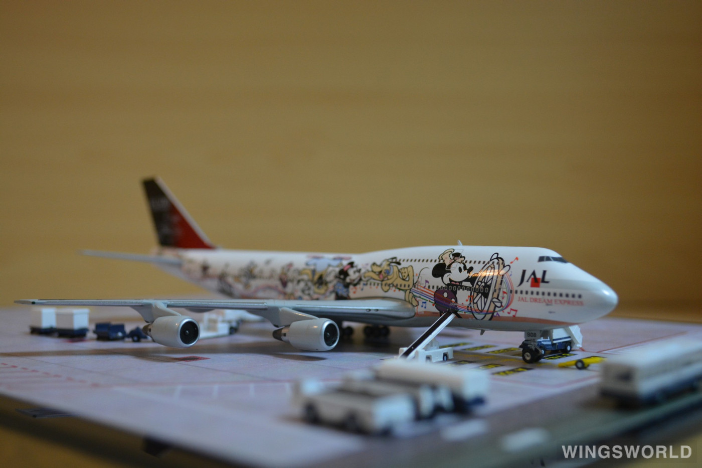 Phoenix 1:400 PH04024 Japan Airlines 日本航空 Boeing 747-400 JA8908