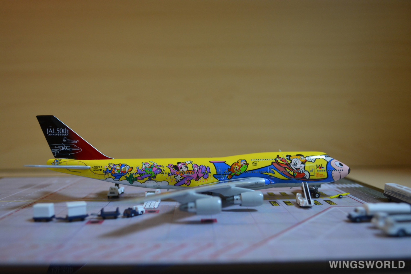 Phoenix 1:400 PH04013 Japan Airlines 日本航空 Boeing 747-400 JA8084