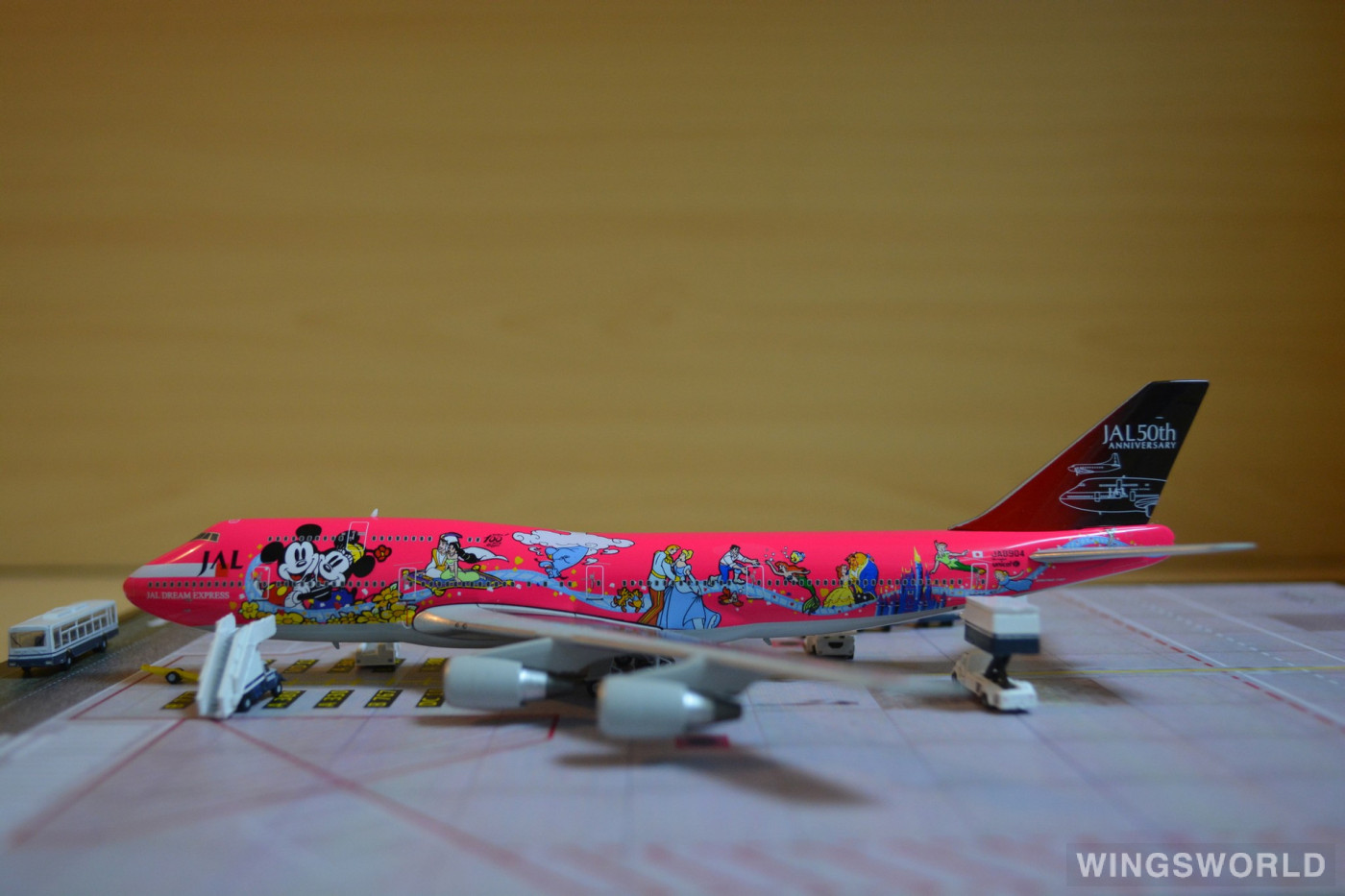 Phoenix 1:400 PH04031 Japan Airlines 日本航空 Boeing 747-400 JA8904