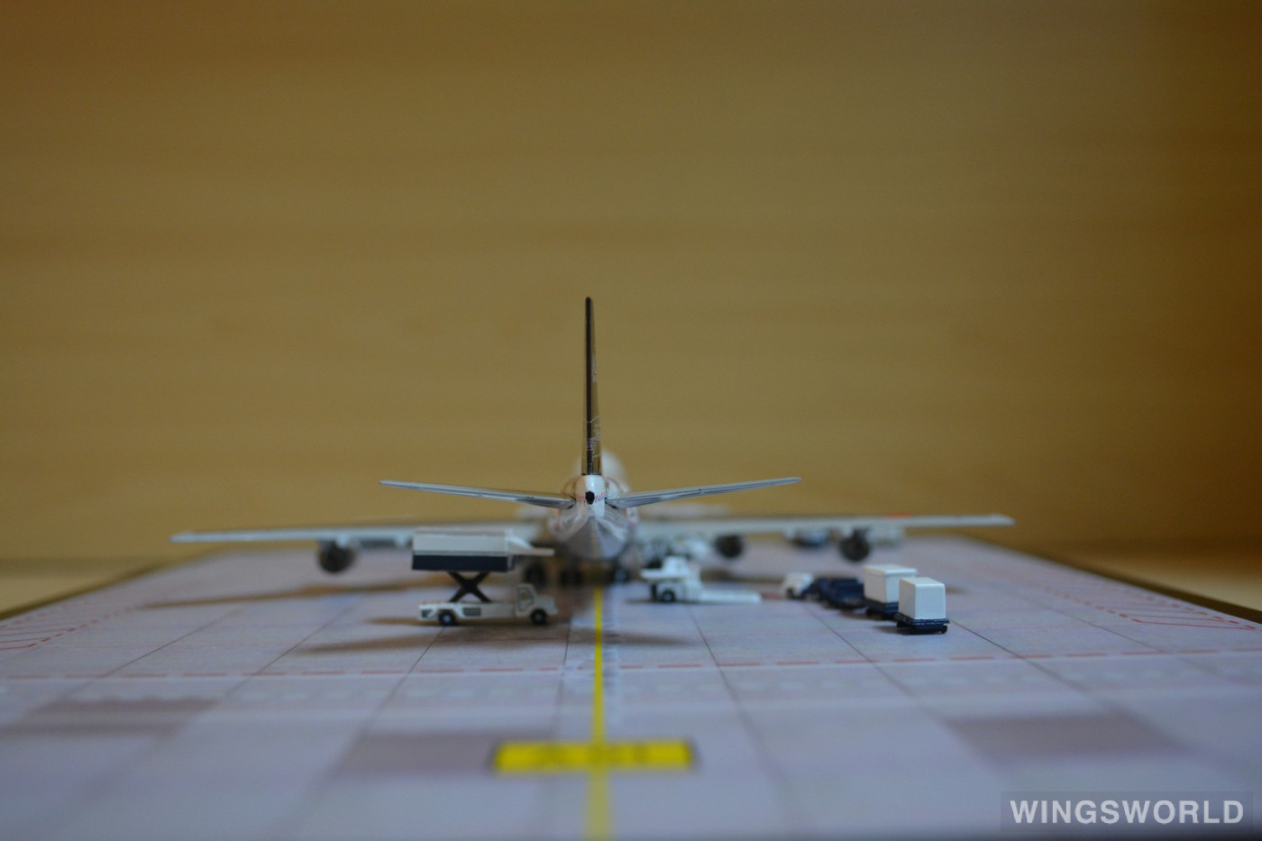 Phoenix 1:400 PH04024 Japan Airlines 日本航空 Boeing 747-400 JA8908