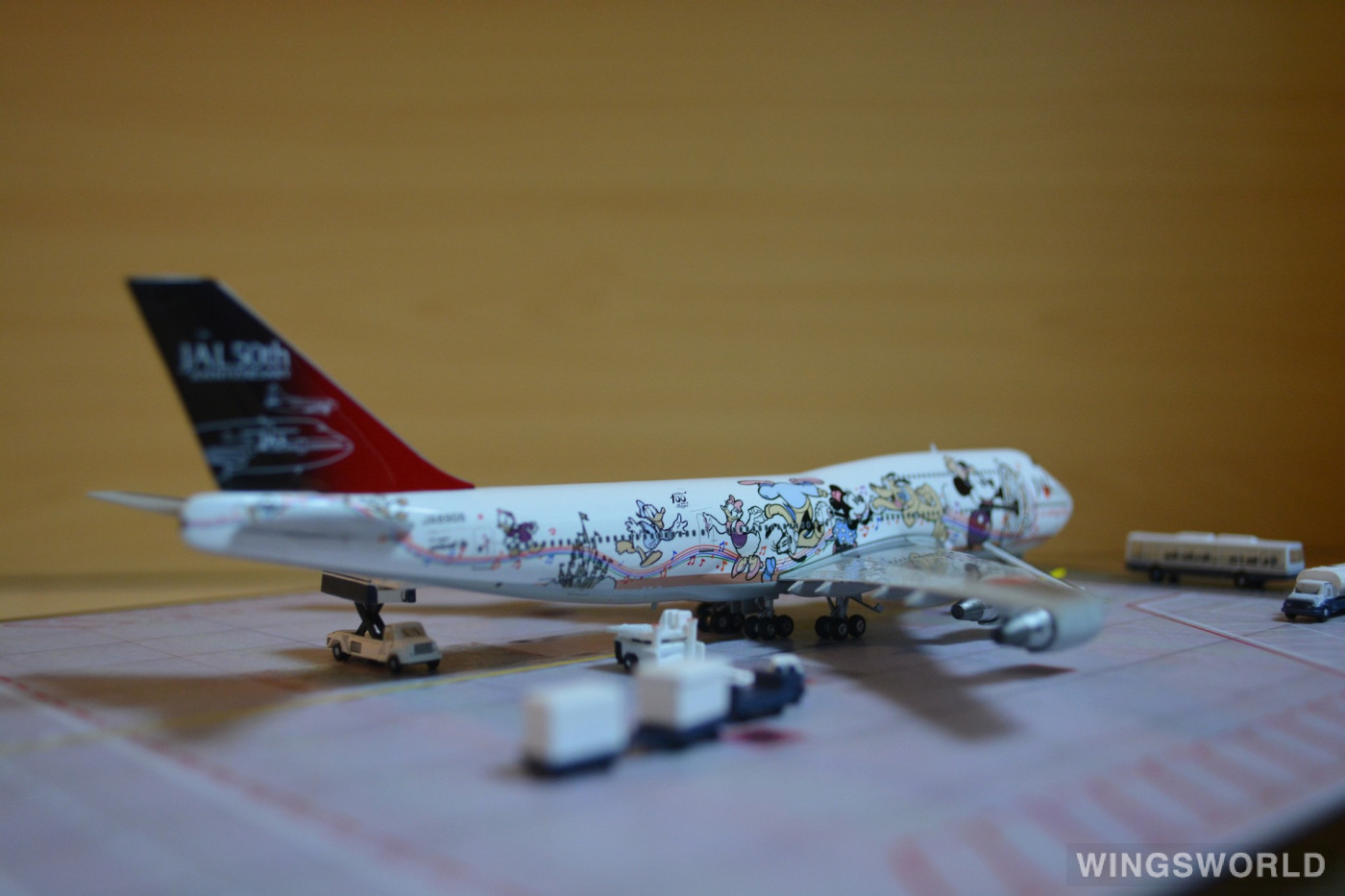 Phoenix 1:400 PH04024 Japan Airlines 日本航空 Boeing 747-400 JA8908