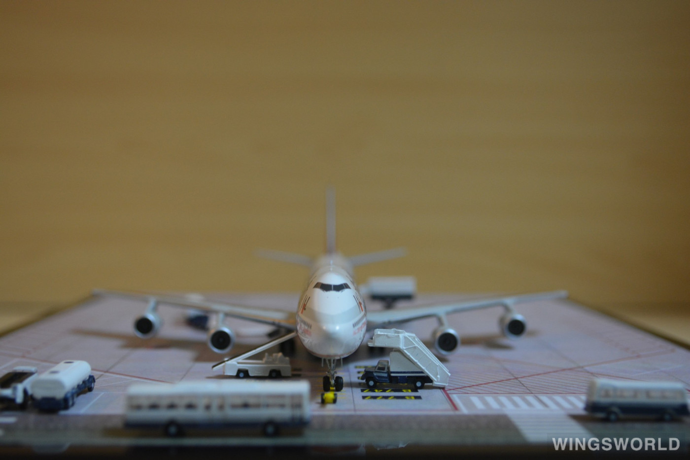 Phoenix 1:400 PH04024 Japan Airlines 日本航空 Boeing 747-400 JA8908