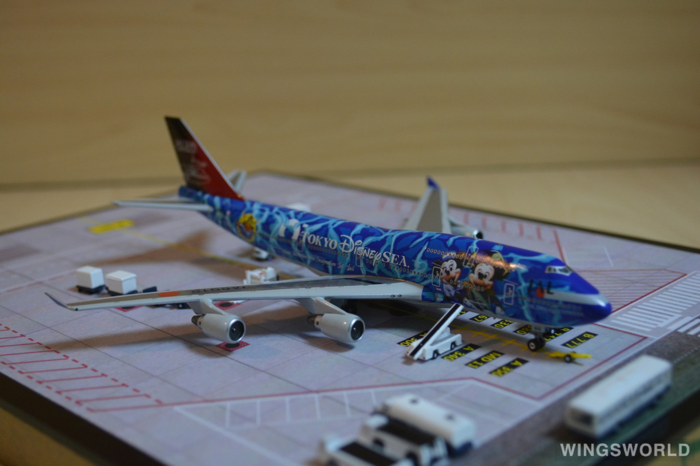 Phoenix 1:400 PH04011 Japan Airlines 日本航空 Boeing 747-400 JA8912