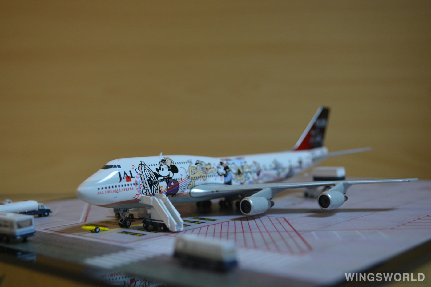 Phoenix 1:400 PH04024 Japan Airlines 日本航空 Boeing 747-400 JA8908