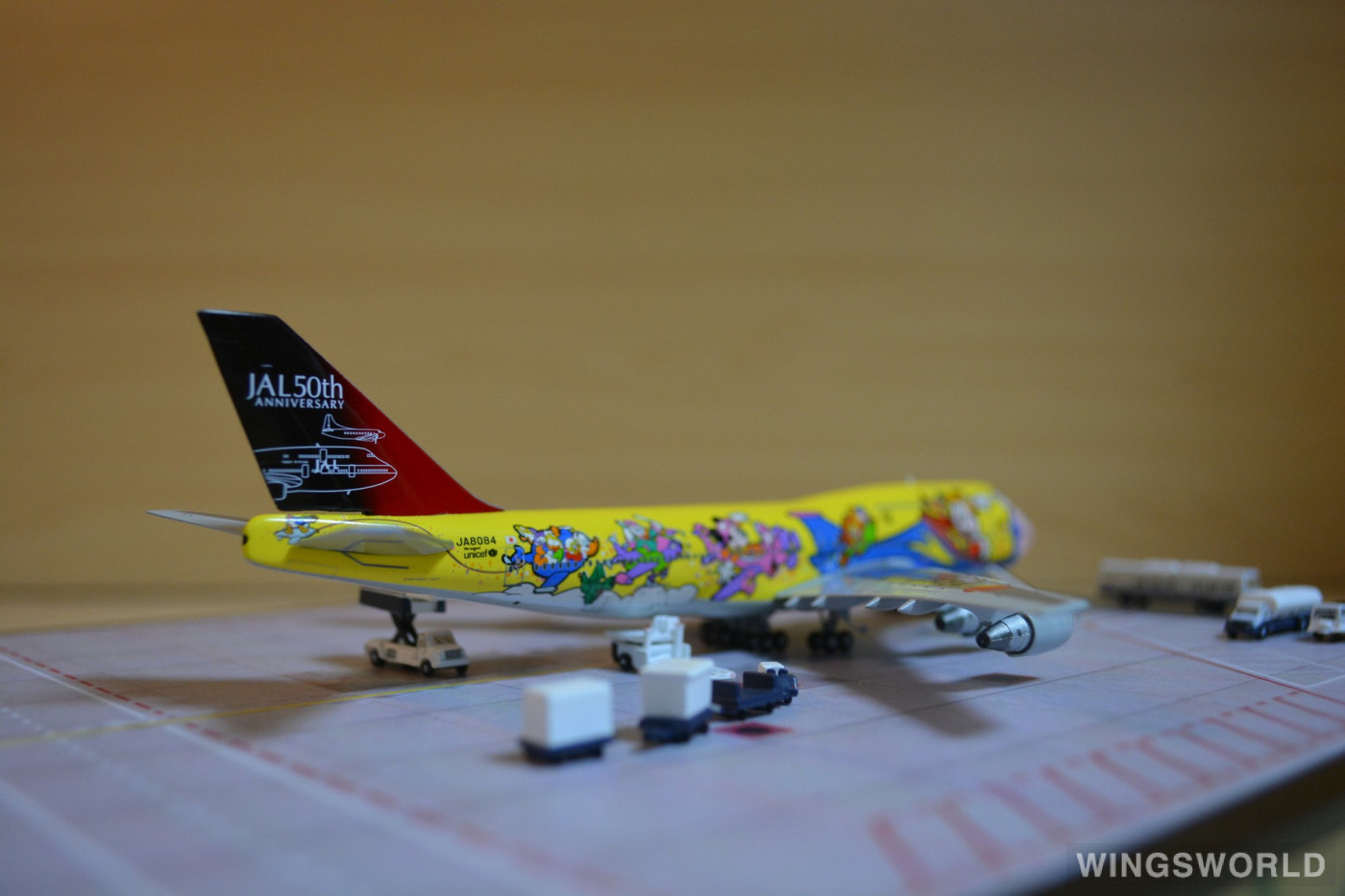 Phoenix 1:400 PH04013 Japan Airlines 日本航空 Boeing 747-400 JA8084