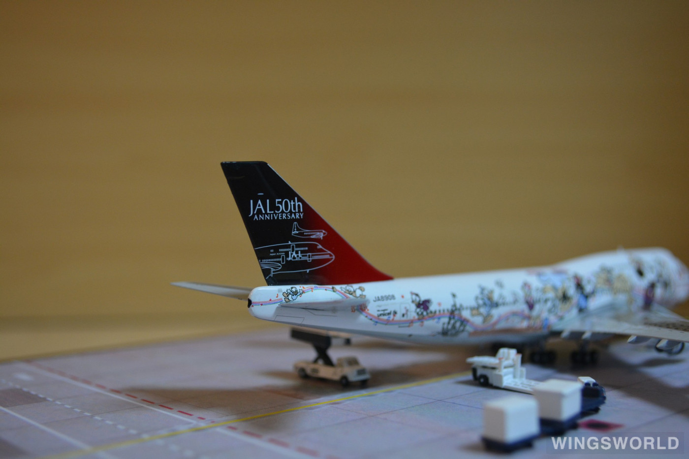 Phoenix 1:400 PH04024 Japan Airlines 日本航空 Boeing 747-400 JA8908