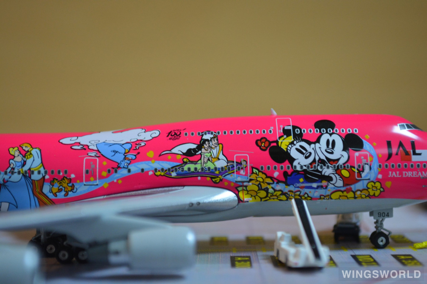 Phoenix 1:400 PH04031 Japan Airlines 日本航空 Boeing 747-400 JA8904