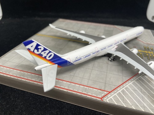 Airbus 空中客车 Airbus A340-600 F-WWCC  LH4167 JC Wings 1:400