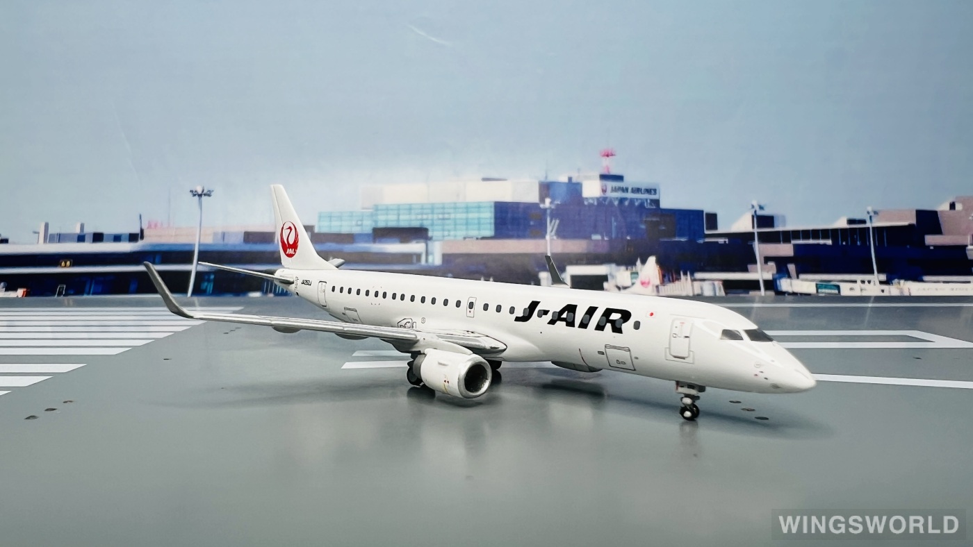 JC Wings 1:400 Embraer ERJ-190 J-AIR EW4190003 JA252J 的照片
