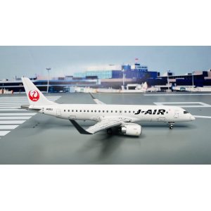 J-AIR Embraer ERJ-190 JA252J  EW4190003 JC Wings 1:400