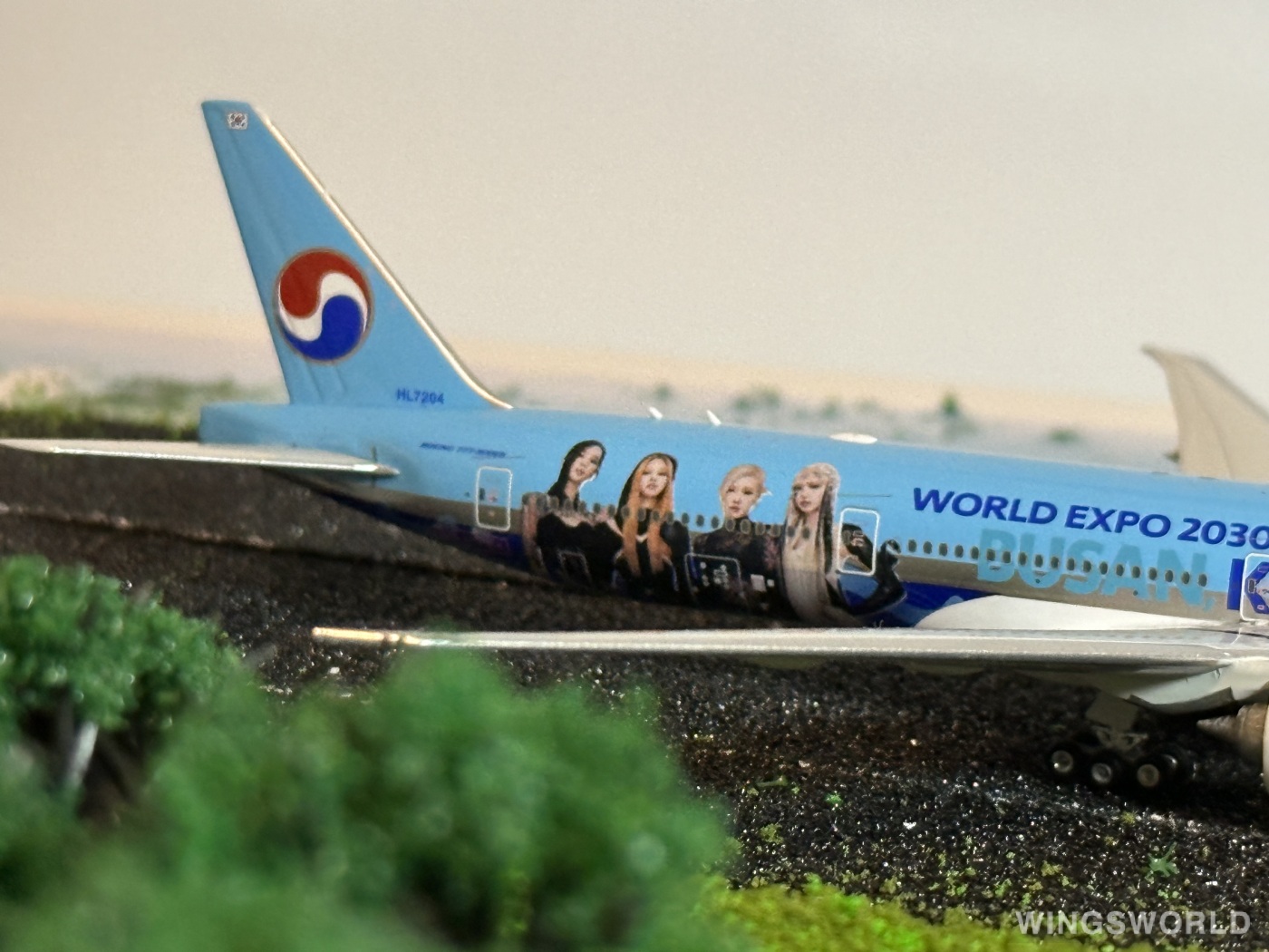 Phoenix 1:400 PH04562 Korean Air 大韩航空 Boeing 777-300ER HL7204