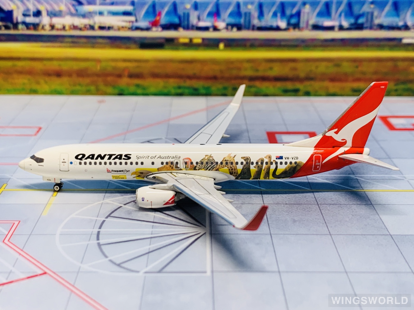 Phoenix 1:400 PH10654 Qantas 澳洲航空 Boeing 737-800 VH-VZD