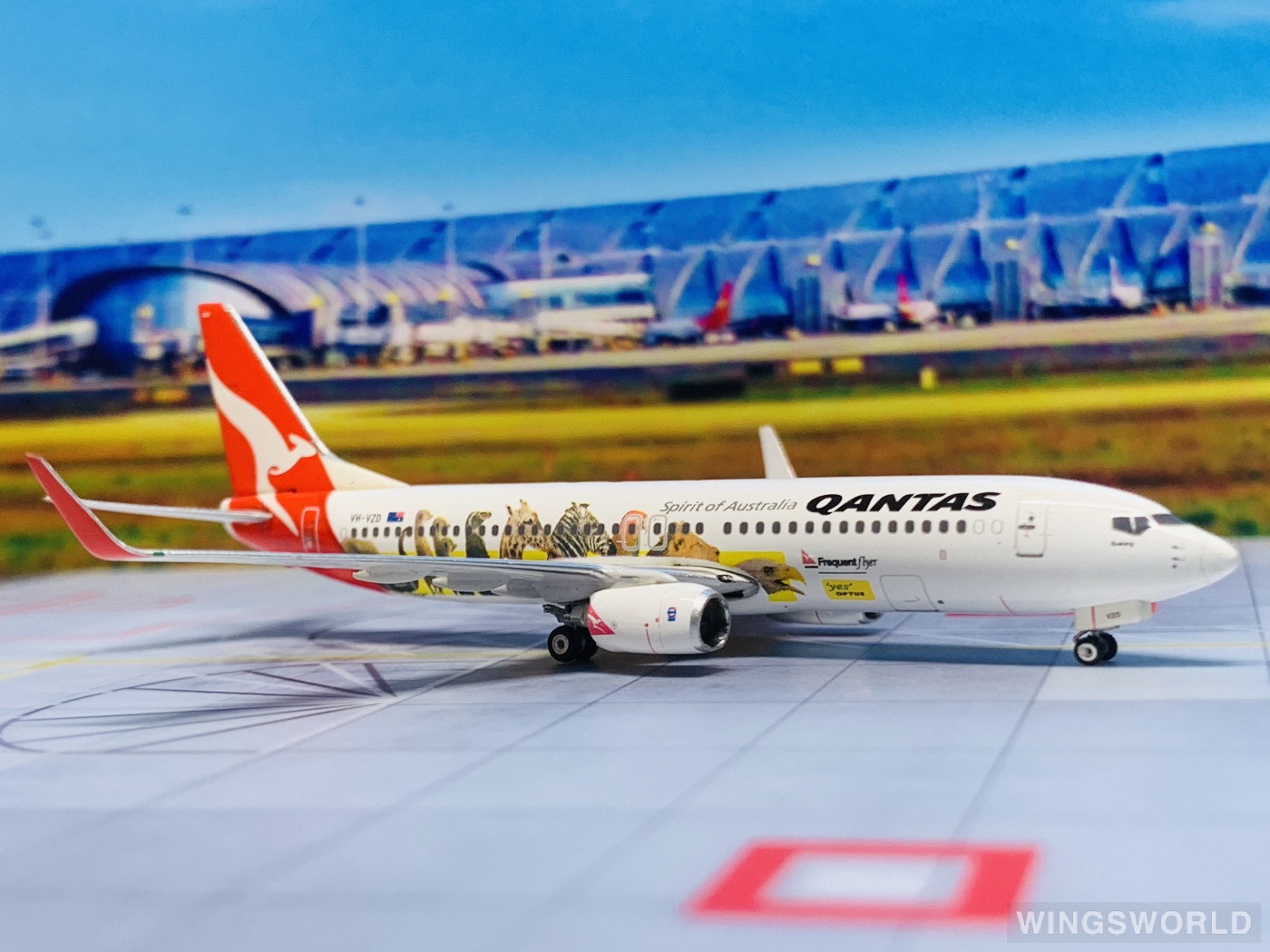 Phoenix 1:400 PH10654 Qantas 澳洲航空 Boeing 737-800 VH-VZD