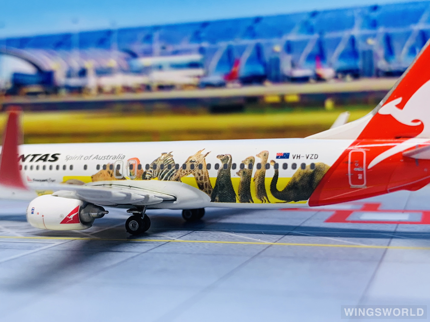 Phoenix 1:400 PH10654 Qantas 澳洲航空 Boeing 737-800 VH-VZD