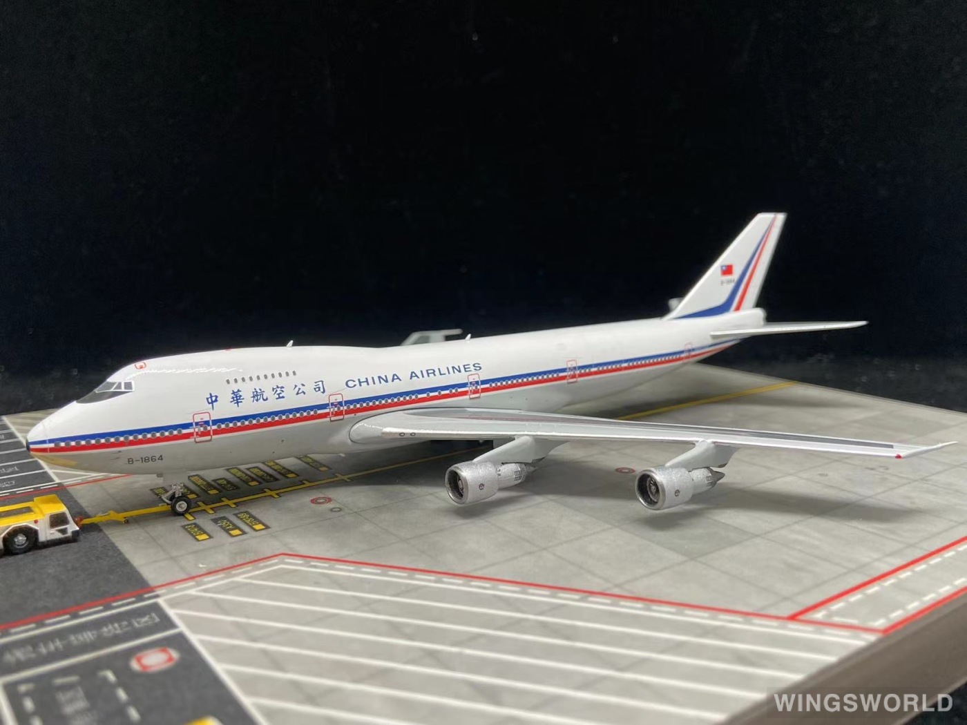 飛行機模型Phoenix 1/400 中華航空747-400 美しかっ B-18215