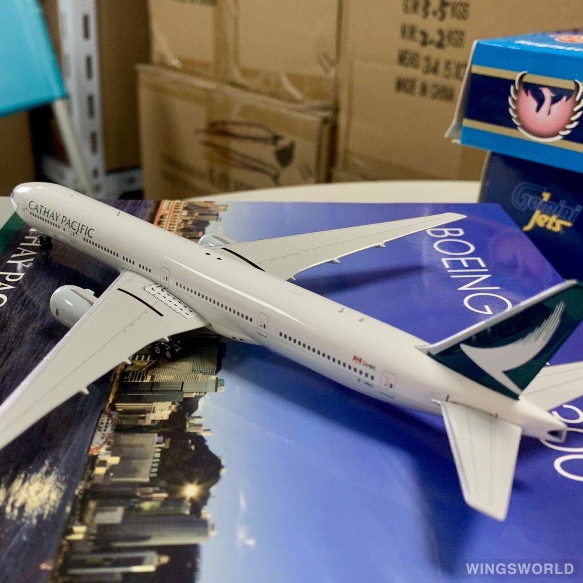 Phoenix 1:400 PH04250 Cathay Pacific 国泰航空 Boeing 777-300 B-HNO