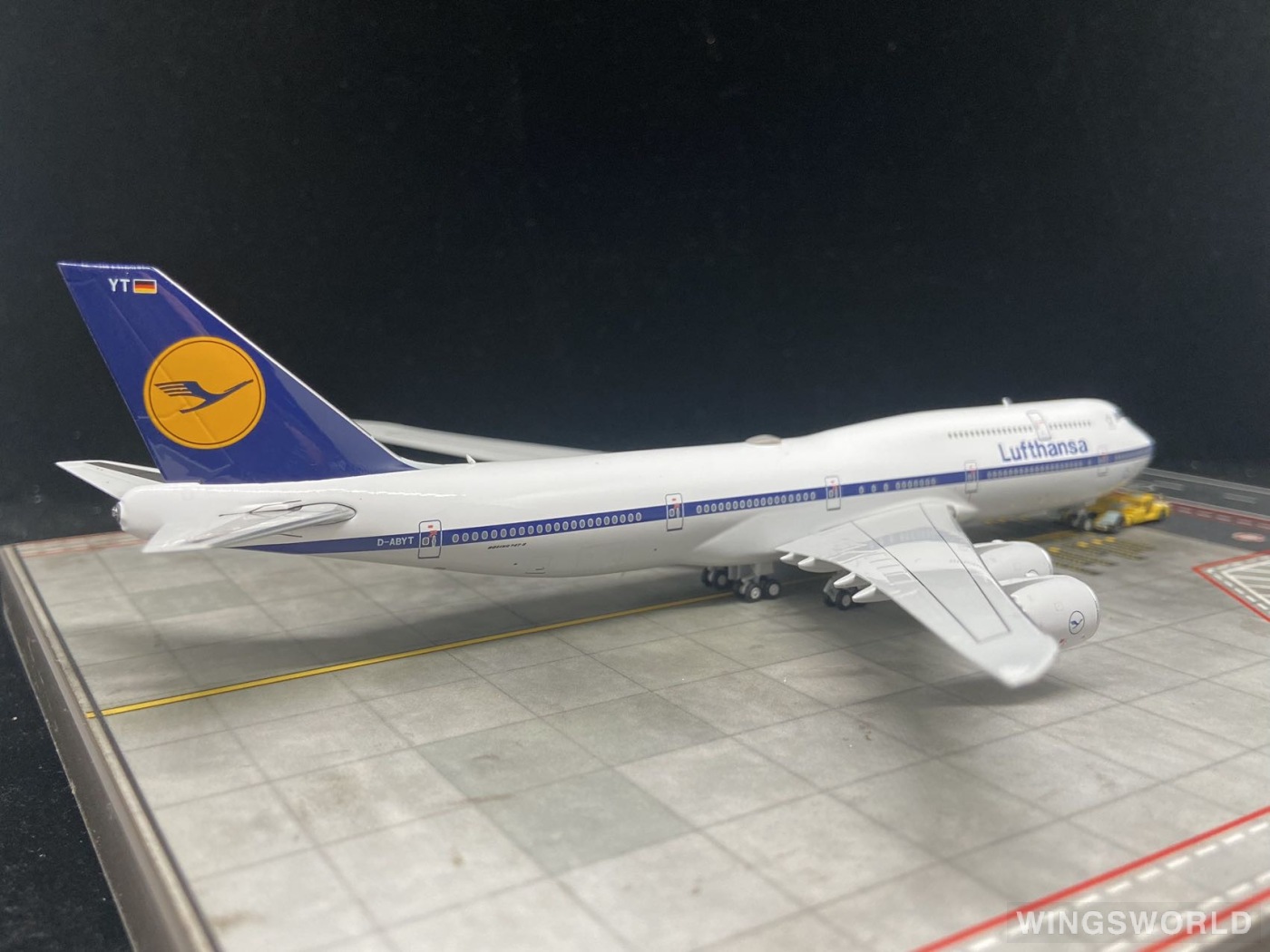 NGmodels 1:400 NG78016 Lufthansa 汉莎航空 Boeing 747-8i D-ABYT