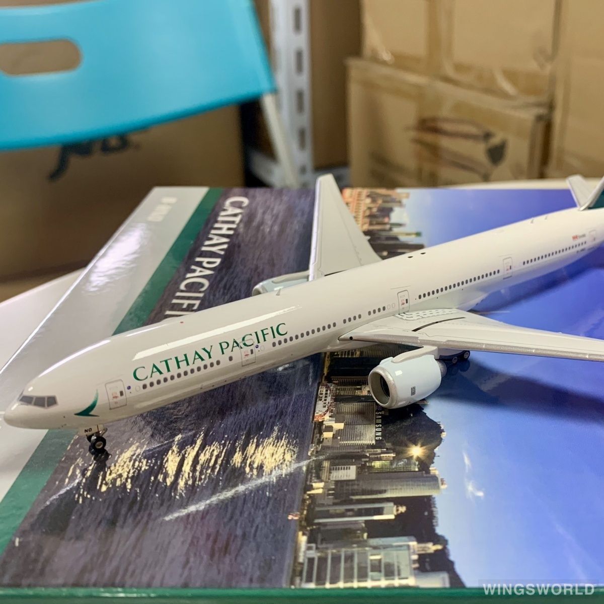 Phoenix 1:400 PH04250 Cathay Pacific 国泰航空 Boeing 777-300 B-HNO