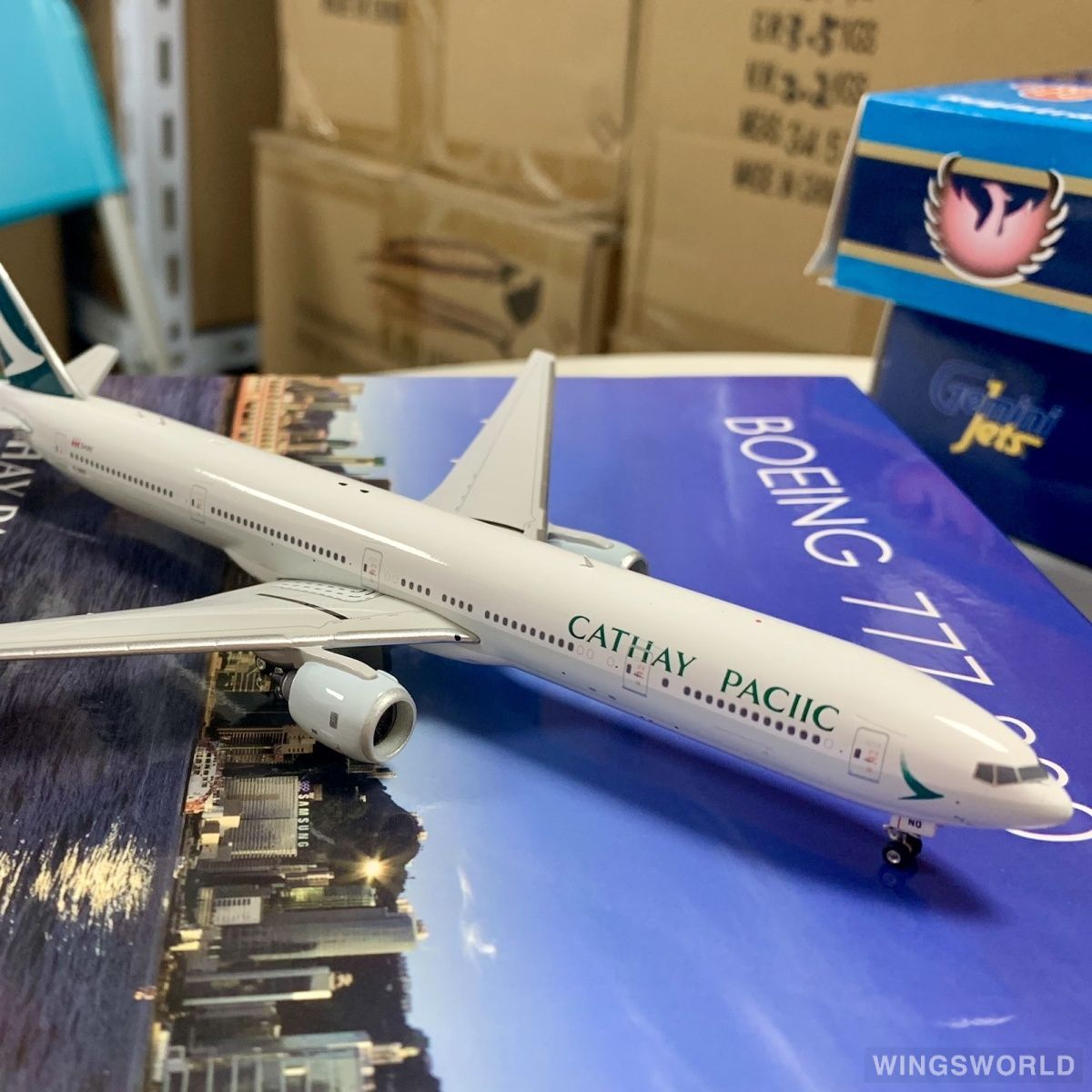 Phoenix 1:400 PH04250 Cathay Pacific 国泰航空 Boeing 777-300 B-HNO