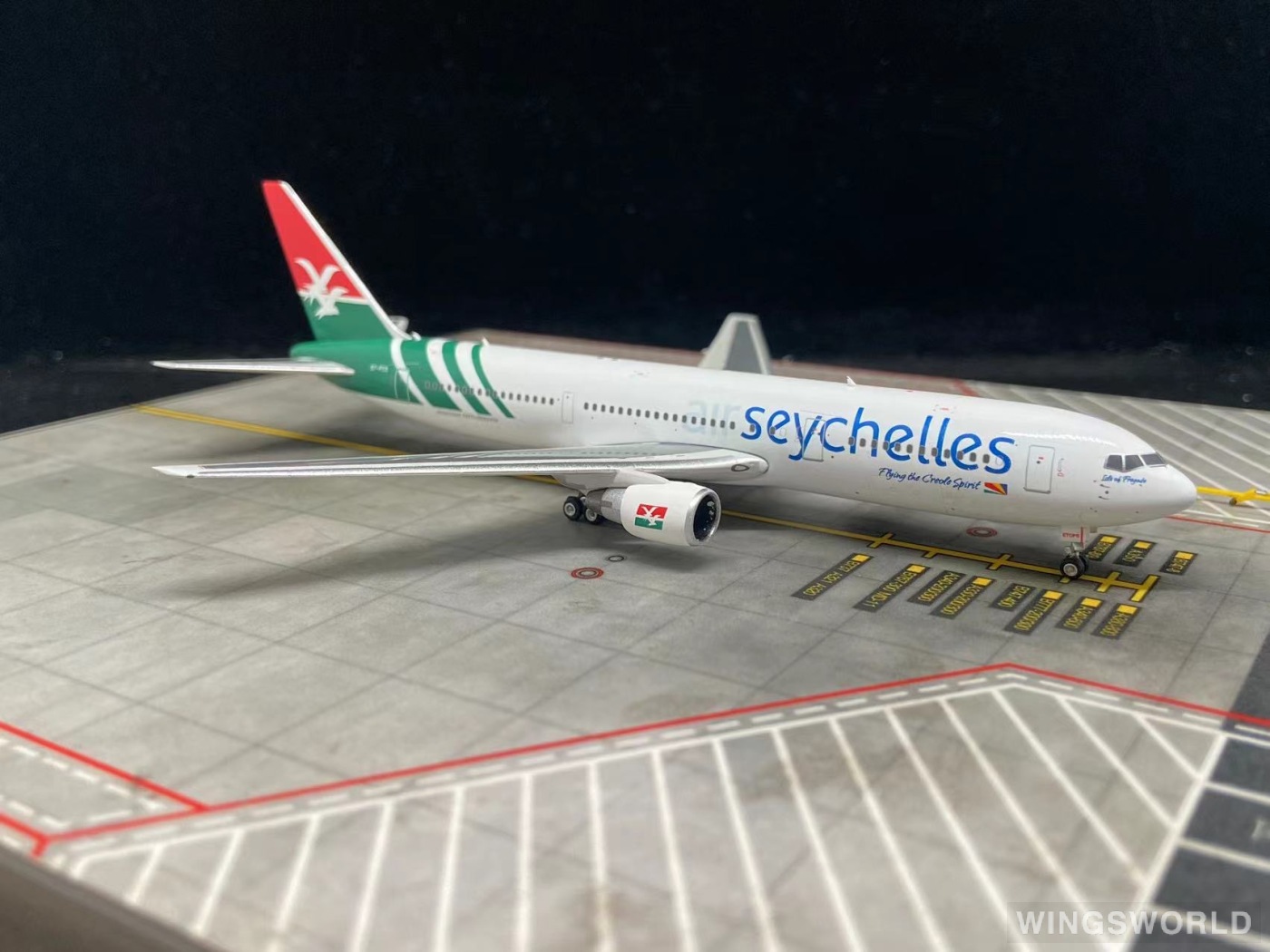 Phoenix 1:400 PH11846 Air Seychelles 塞舌尔航空 Boeing 767-300 S7-FCS