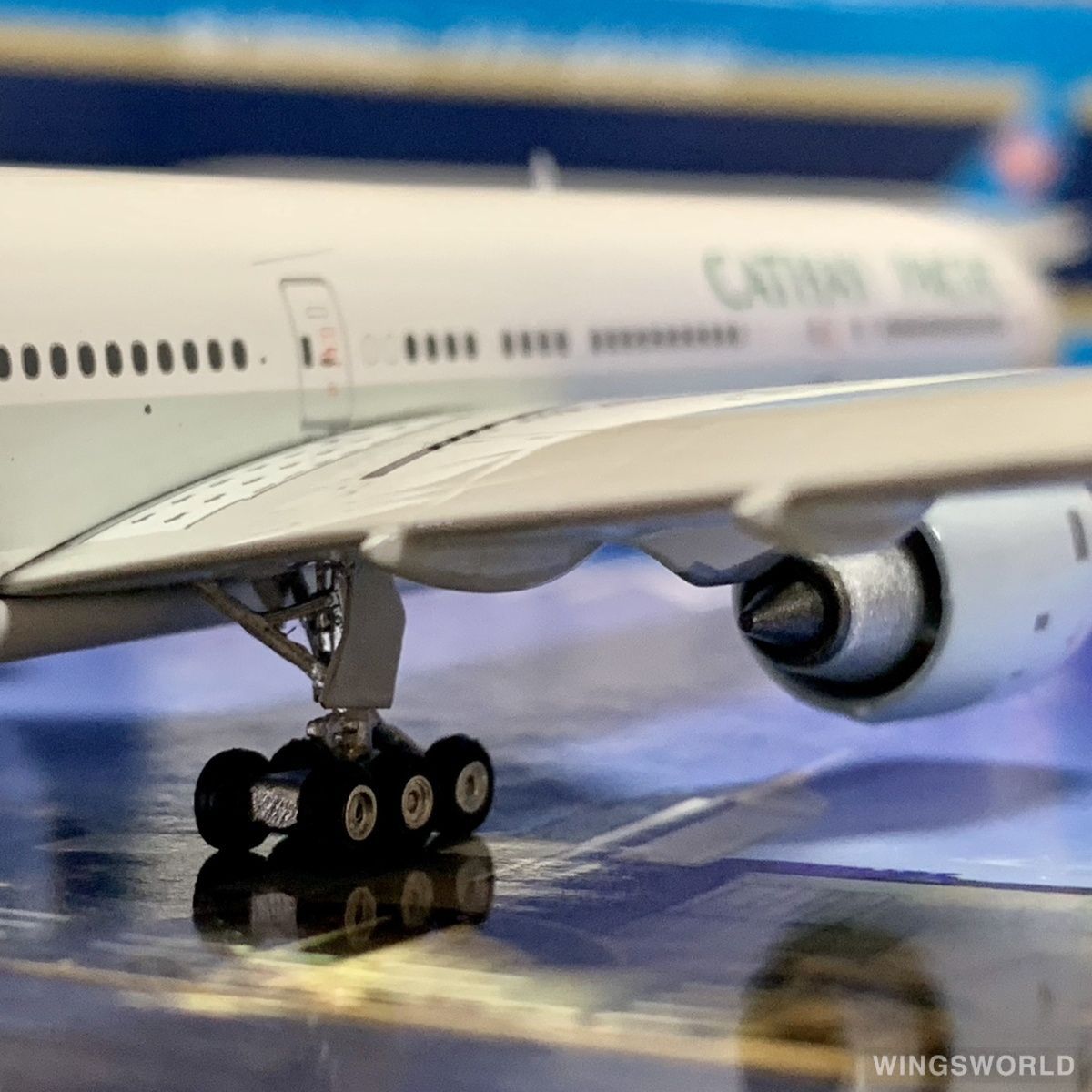 Phoenix 1:400 PH04250 Cathay Pacific 国泰航空 Boeing 777-300 B-HNO