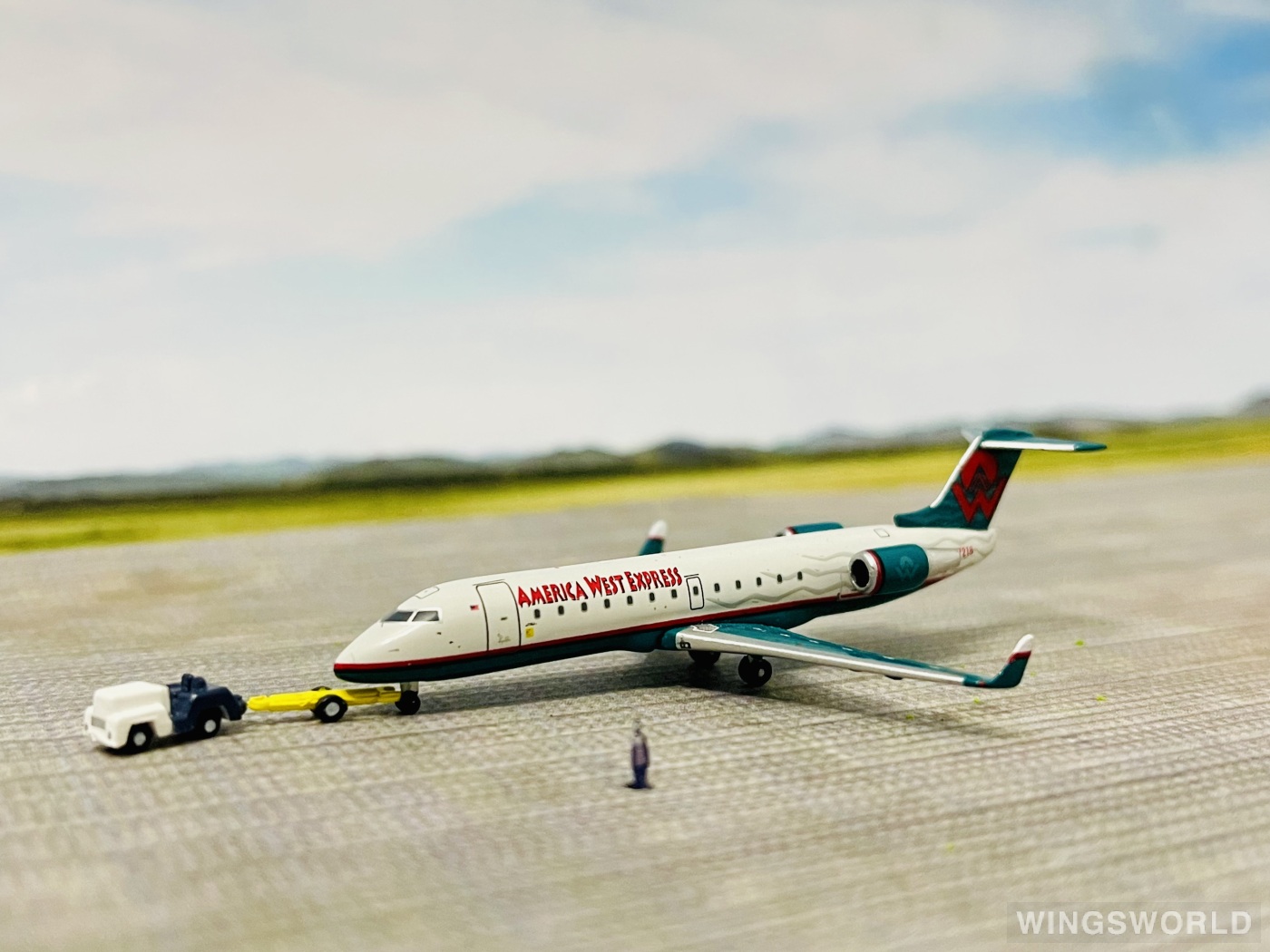 Geminijets 1:400 GJAWE514 America West Airlines 美西航空 Bombardier CRJ200 N37218