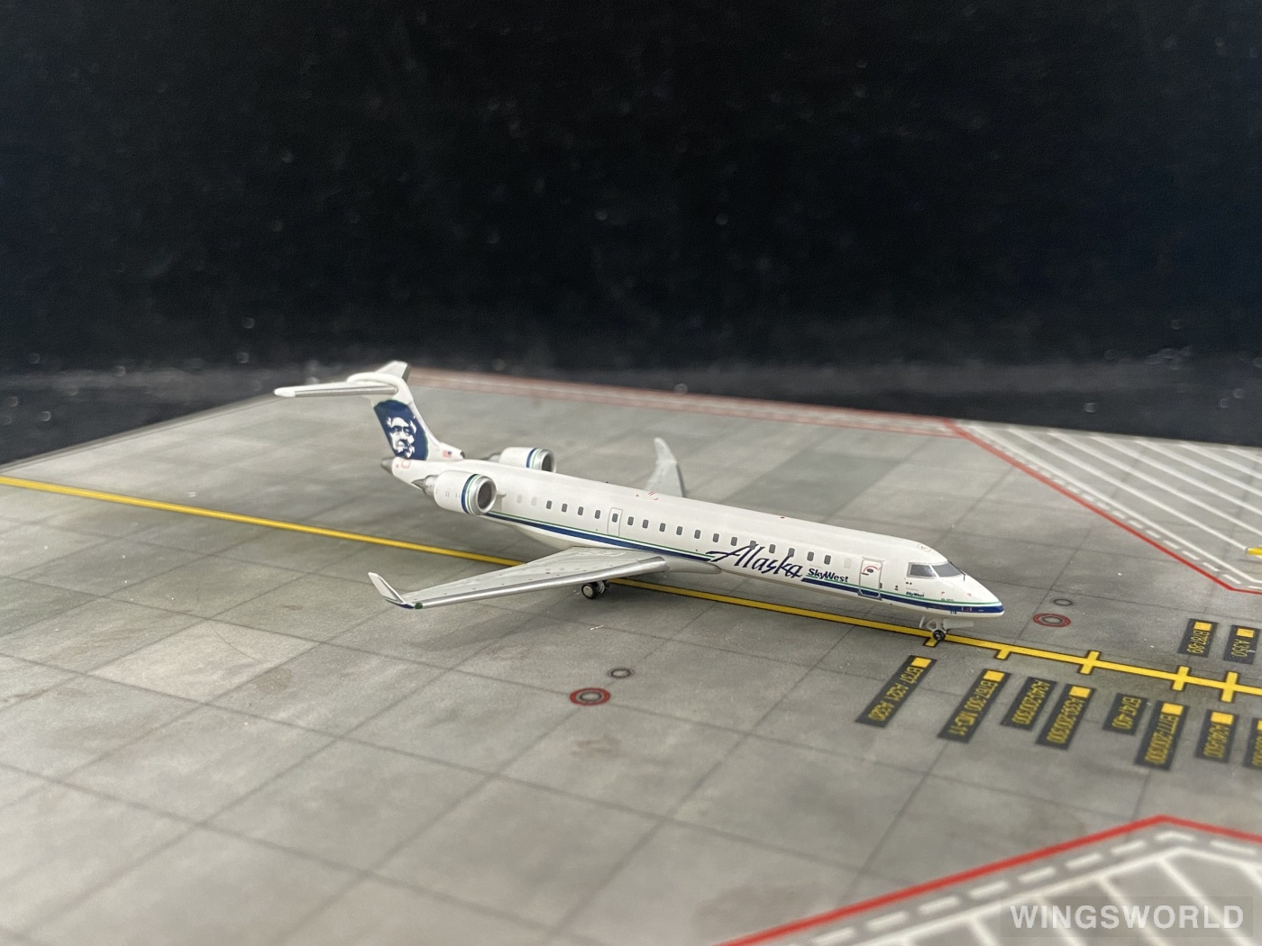 Geminijets 1:400 GJASA1045 Alaska Airlines 阿拉斯加航空 Bombardier CRJ700 N216AG