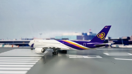 THAI A350-900 タイ航空 エアバス HS-THS 1:400 ph THAI A350-900 タイ航空 エアバス HS-THS 1:400 ph 模型・プラモデル