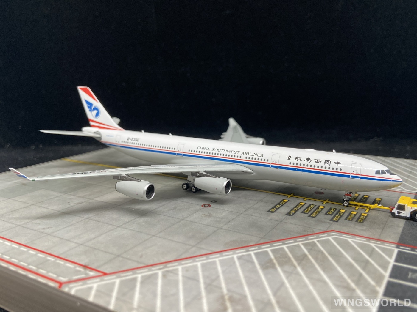 Phoenix 1:400 PH10941 China Southwest Airlines 中国西南航空 Airbus A340-300 B-2390