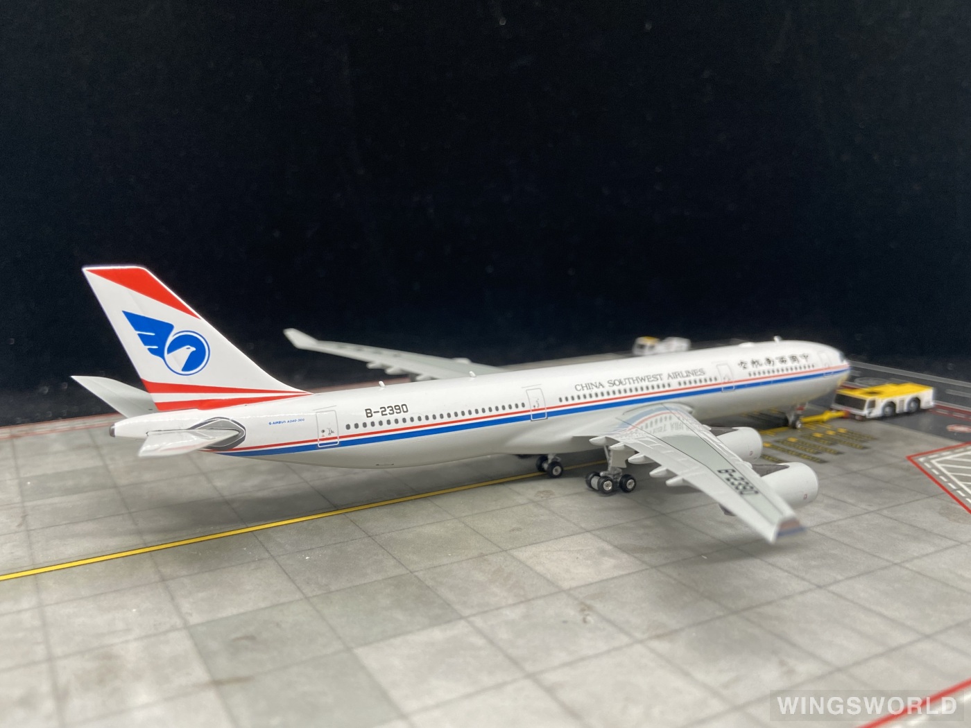 Phoenix 1:400 PH10941 China Southwest Airlines 中国西南航空 Airbus A340-300 B-2390