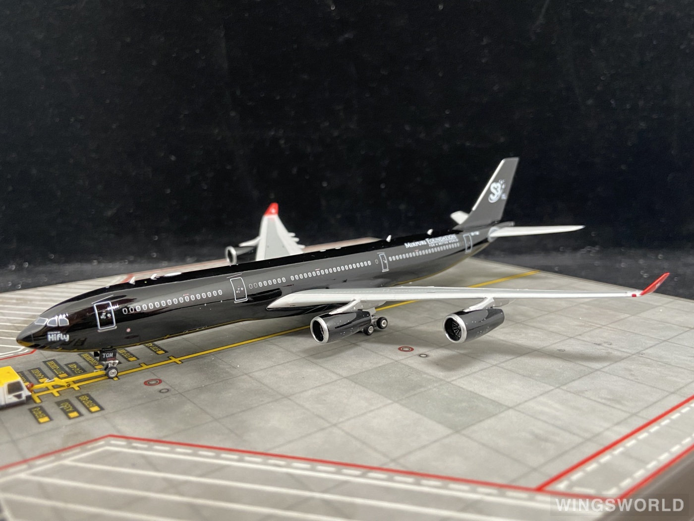 Phoenix 1:400 PH04161 Hi Fly 葡萄牙高飞航空 Airbus A340-300 9H-TQM