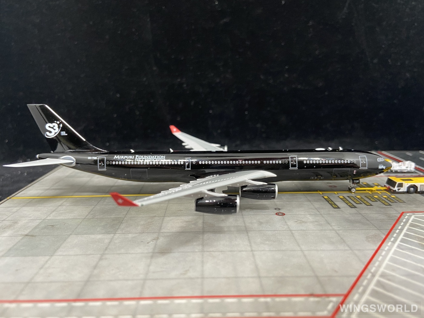 Phoenix 1:400 PH04161 Hi Fly 葡萄牙高飞航空 Airbus A340-300 9H-TQM