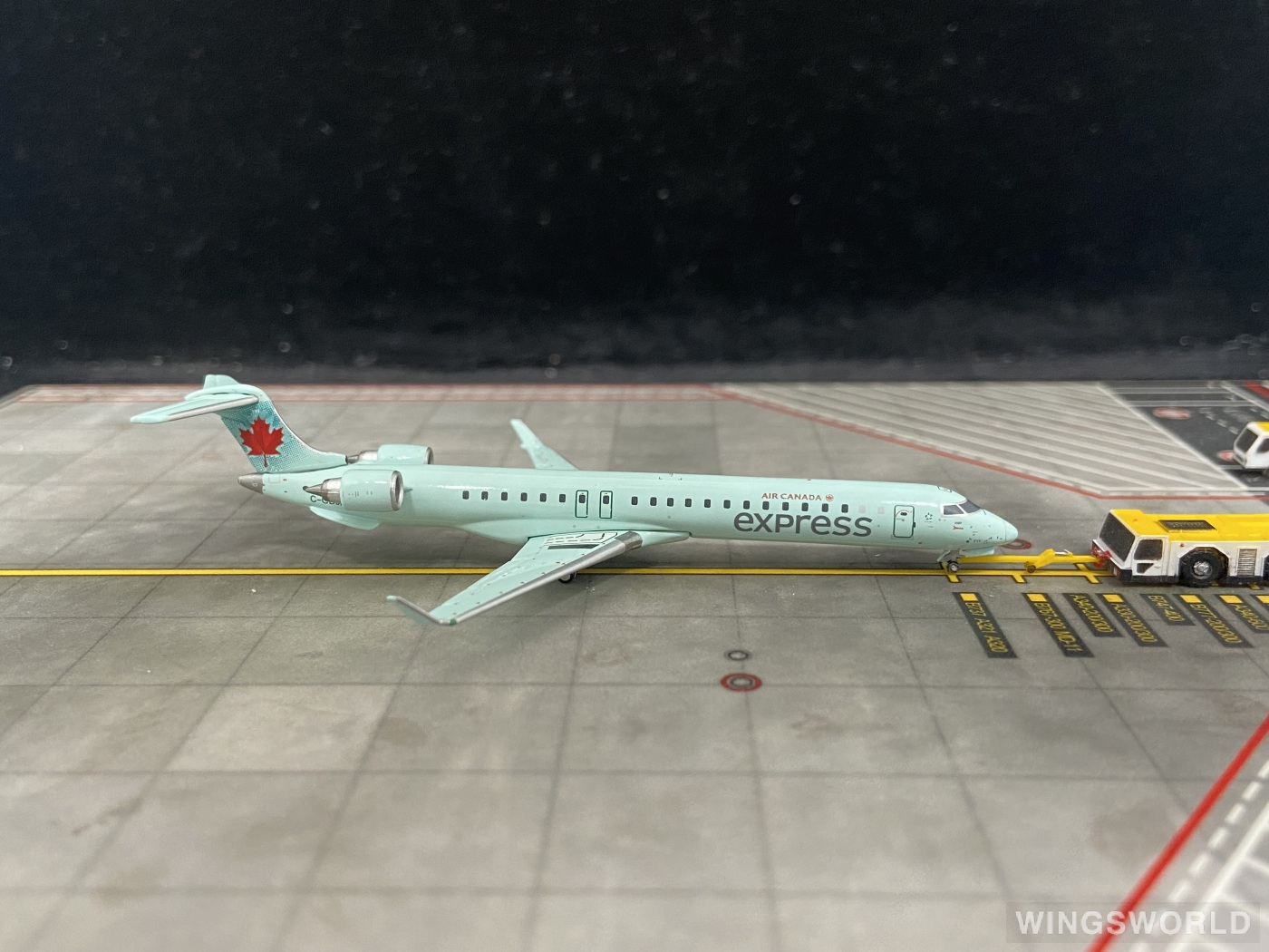 Geminijets 1:400 GJACA1260 Air Canada 加拿大航空 Bombardier CRJ900 C-GDJZ
